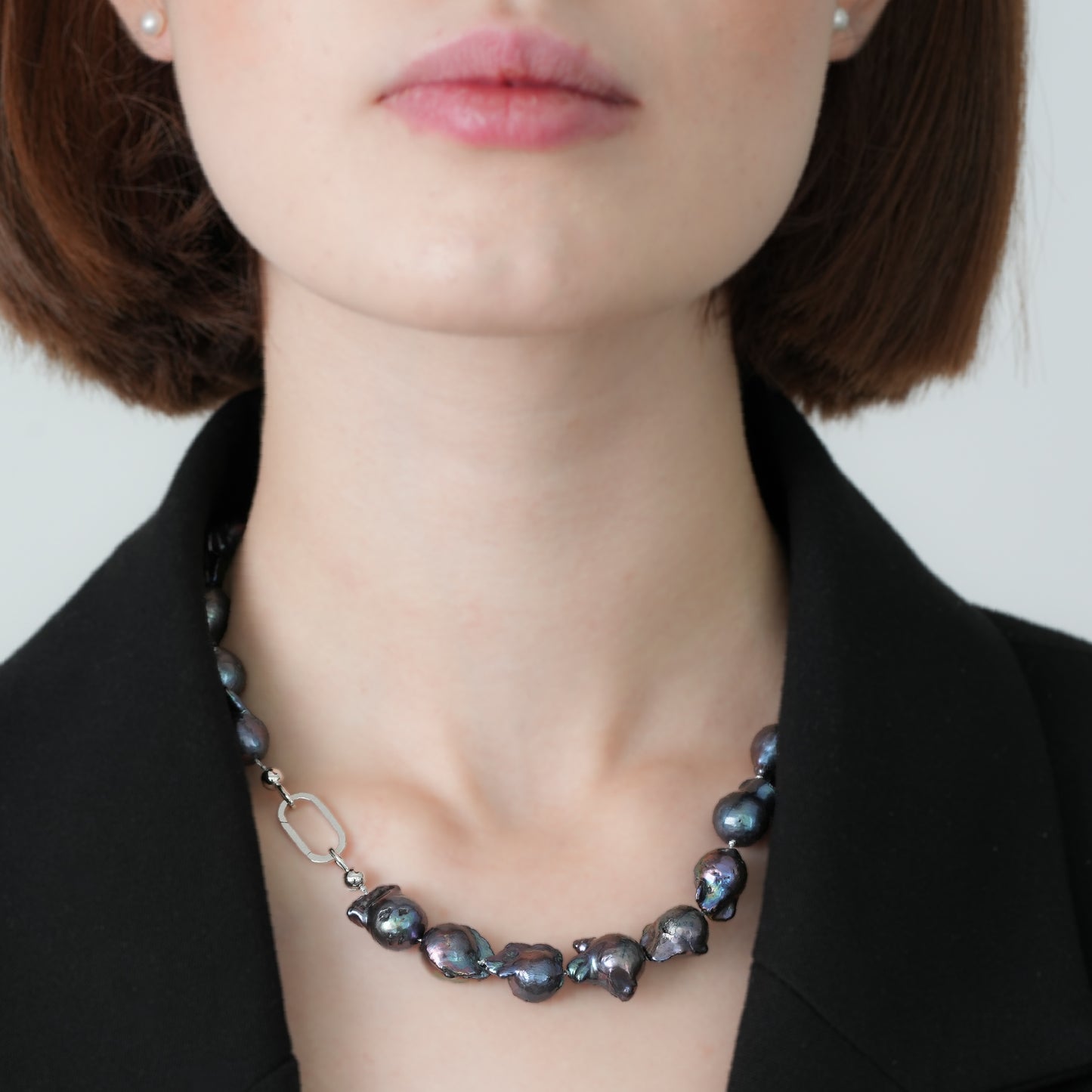 Beyaz Dörtgen Kilitli Amorf İnci